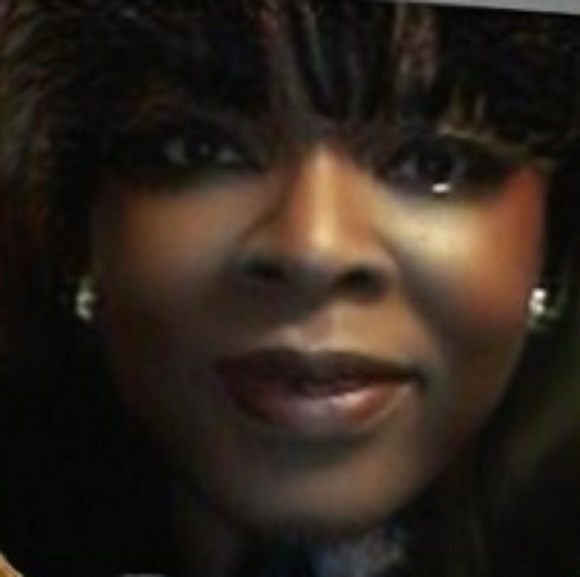 HELLO..POSHERS💋 - Picture 3 of 10